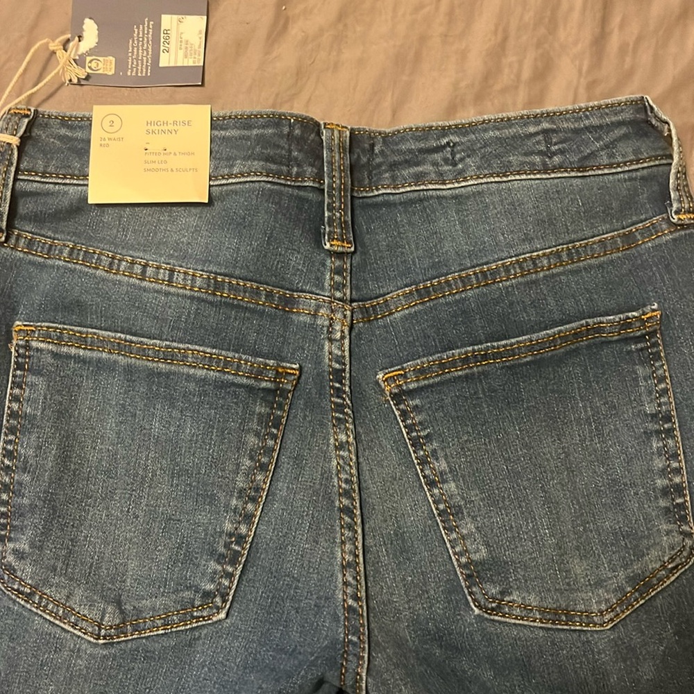 New with tags universal thread high rise skinny jeans size 2